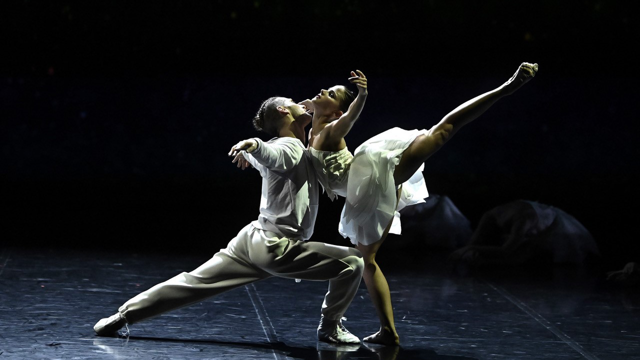 Ballet Preljocaj — Le Lac Des Cygnes | Châteauvallon-Liberté, Scène ...