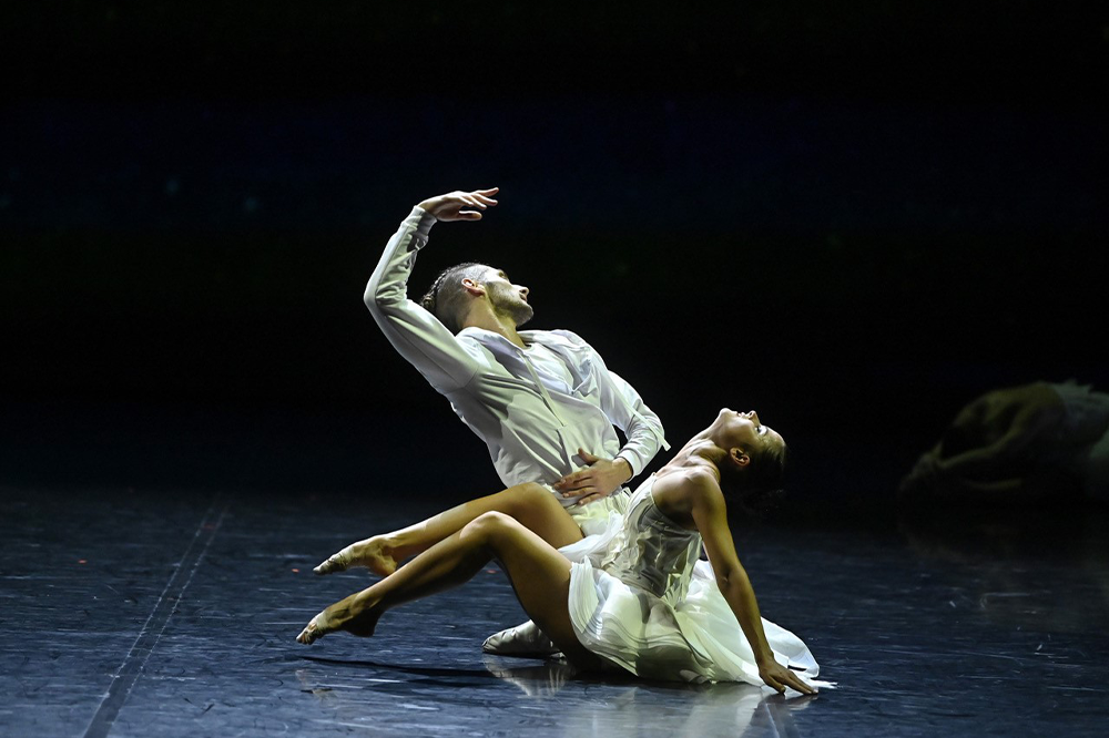 Ballet Preljocaj — Le Lac Des Cygnes | Châteauvallon-Liberté, Scène ...